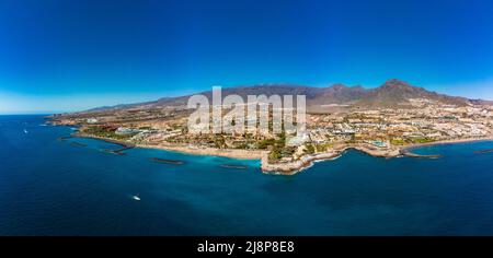 Spiaggia di sabbia bianca e costa di El Duque a Tenerife. Adeje costa Canarie, Spagna Foto Stock
