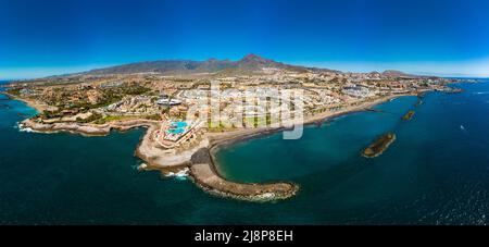Spiaggia di sabbia bianca e costa di El Duque a Tenerife. Adeje costa Canarie, Spagna Foto Stock