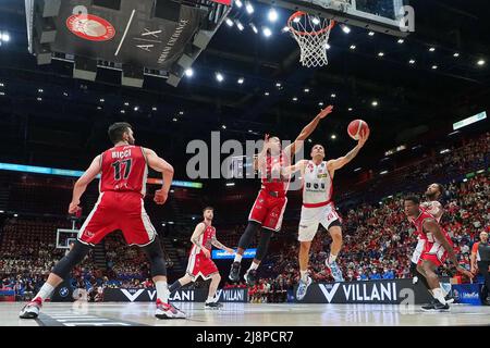 Milano, Italia. 17th maggio 2022. TELECAMERA DIGITALE OLYMPUS durante il playoff - AX Armani Exchange Milano vs Unahotels Reggio Emilia, Campionato Italiano di Basket a Serie a Milano, Maggio 17 2022 Credit: Independent Photo Agency/Alamy Live News Foto Stock