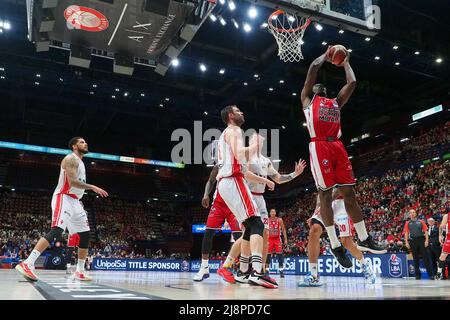 Milano, Italia. 17th maggio 2022. TELECAMERA DIGITALE OLYMPUS durante il playoff - AX Armani Exchange Milano vs Unahotels Reggio Emilia, Campionato Italiano di Basket a Serie a Milano, Maggio 17 2022 Credit: Independent Photo Agency/Alamy Live News Foto Stock