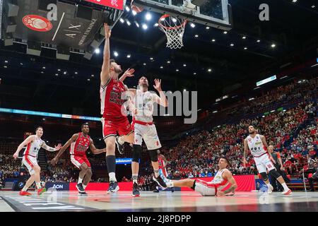 Milano, Italia. 17th maggio 2022. TELECAMERA DIGITALE OLYMPUS durante il playoff - AX Armani Exchange Milano vs Unahotels Reggio Emilia, Campionato Italiano di Basket a Serie a Milano, Maggio 17 2022 Credit: Independent Photo Agency/Alamy Live News Foto Stock