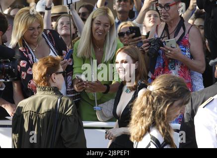 Cannes, Francia. 17th maggio 2022. Julianne Moore partecipa allo screening di 'Final Cut (Coupéz!)' E cerimonia di apertura tappeto rosso per il festival annuale del cinema di Cannes 75th al Palais des Festivals il 17 maggio 2022 a Cannes, Francia. Foto: DGP/imageSPACE/Sipa USA Credit: Sipa USA/Alamy Live News Foto Stock