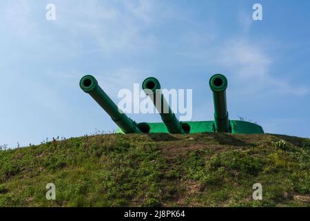 Voroshilov batteria - nave torre pistole sull'isola russa. Foto di alta qualità Foto Stock