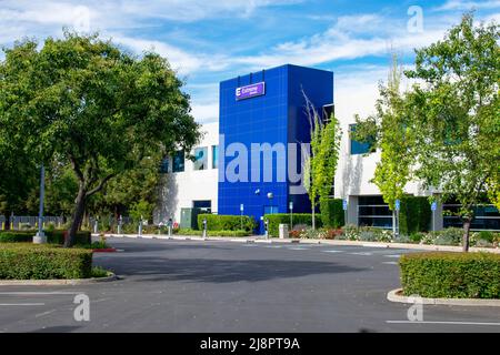 Logo Extreme Networks, firma presso la sede centrale di Silicon Valley. Extreme Networks produce apparecchiature per infrastrutture di rete cablate e wireless Foto Stock