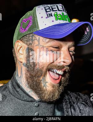 New York City, Stati Uniti. 15th maggio 2022. MANHATTAN, NEW YORK CITY, NEW YORK, USA - MAGGIO 15: American rapper Post Malone (Austin Richard Post) arriva al "giorno della notte dal vivo" After Party tenuto a l'Avenue a Saks il 15 maggio 2022 a Manhattan, New York City, New York, Stati Uniti. (Foto di Jordan Hinton/Image Press Agency) Credit: Image Press Agency/Alamy Live News Foto Stock