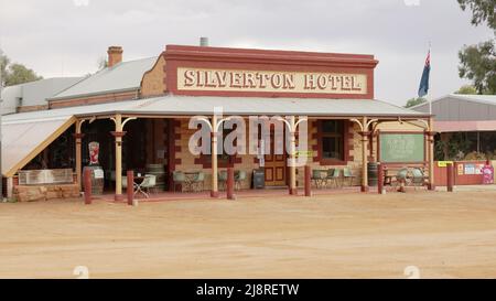 SILVERTON, AUSTRALIA - GIUGNO 15 2021: Lo storico hotel di silverton vicino a Broken Hill Foto Stock