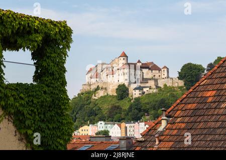 Burghausen, Germania - 24 luglio 2021: Castello principale di Burghausen - il castello più lungo del mondo. Foto Stock