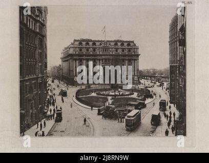 View of the Bowling Green and the new Custom House 1909 l'iconografia di Manhattan Island, 1498-1909 compilata da fonti originali e illustrata da riproduzioni di foto-intaglio di importanti mappe, piani, viste e documenti in collezioni pubbliche e private - Volume 3 di Isaac Newton Phelps Stokes, Publisher New York : Robert H. Dodd 1918 Foto Stock