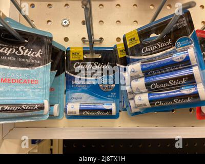 Grovetown, GA USA - 04 15 22: Chapstick trattamento labbra negozio al dettaglio e prezzi Foto Stock