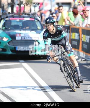 Verona, VR, Italia - 2 giugno 2019: Ciclista RAFAL MAJKA di BORA HANSGROHETeam al Tour d'Italia chiamato anche giro di ITALIA è una gara ciclistica con profess Foto Stock