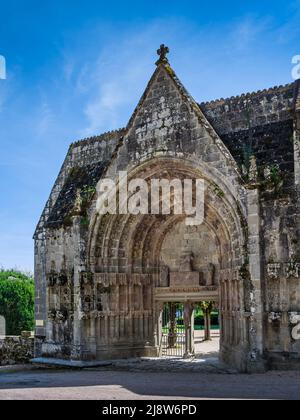 Arch resti di ex chiesa abbaziale benedettina di Moutier d'Ahun nella Creuse (23), Francia. Foto Stock
