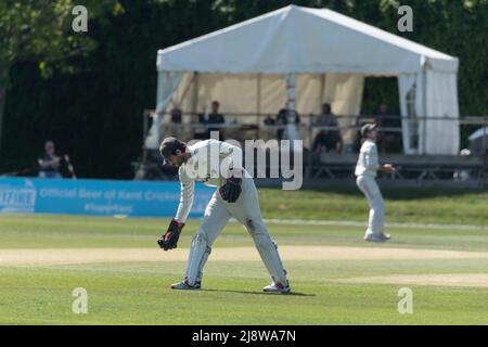 L'Inghilterra e il custode del Surrey ben Foakes giocano per Surrey contro Kent Foto Stock