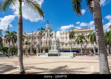 Statua di Jose Marti, Parque Central, l'Avana Vecchia, l'Avana, la Habana, Repubblica di Cuba Foto Stock