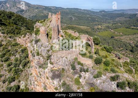 Castello di Miravet, nella provincia di Cabanes di Castellon, Spagna. Si tratta di una costruzione islamica con riforme architettoniche medievali. Foto Stock