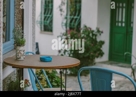 Tavolo da caffè e sedia Foto Stock