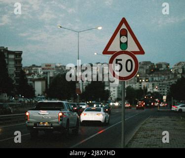 Cartello stradale, limite di velocità di 50 Foto Stock