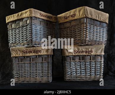 Home Office, scatole decorative per la conservazione di vestiti, documenti, con vari articoli per la casa. Foto Stock