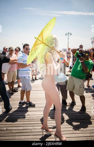 Sfilata della Sirenetta a Coney Island, Brooklyn, New York City Foto Stock