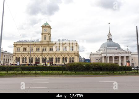 Mosca, Russia - Maggio 18: Stazione ferroviaria Leningradsky e stazione metropolitana Komsomolskaya Foto Stock