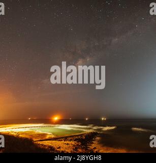 Towradgi Beach piscina oceano di notte Foto Stock