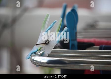 Immagine verticale della clip di fissaggio in tessuto. Foto Stock