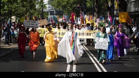 Rotterdam, Paesi Bassi. 2022-05-19 15:12:03 ROTTERDAM - protesta della ribellione di estinzione. Nel corso di una manifestazione di diversi giorni, la gente protesta contro le conseguenze della crisi climatica e della distruzione da parte dell'industria fossile. ANP JEROEN JUMELET olanda OUT - belgio OUT Foto Stock