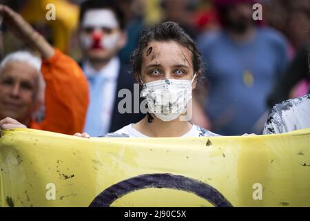 Rotterdam, Paesi Bassi. 2022-05-19 14:56:14 ROTTERDAM - protesta della ribellione di estinzione. Nel corso di una manifestazione di diversi giorni, la gente protesta contro le conseguenze della crisi climatica e della distruzione da parte dell'industria fossile. ANP JEROEN JUMELET olanda OUT - belgio OUT Foto Stock