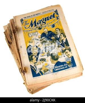 Pila di copie di The Magnet, fumetto per ragazzi con Billy Bunter, edizione di Natale 1936 Foto Stock