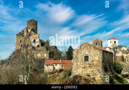 Haute Loire (43) Chateau de Leotoing // Francia. Auvergne Rhone Alpes. Haute Loire (43) Castello fortificato di Leotoing Foto Stock