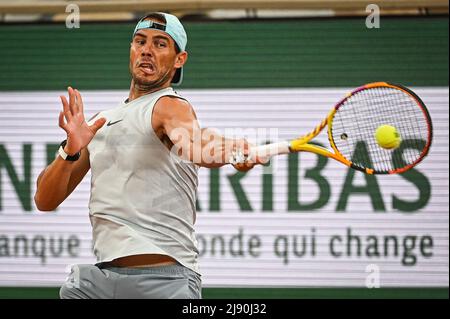 Parigi, Francia. 19th maggio 2022. RAFAEL NADAL di Spagna durante una sessione di allenamento di Roland-Garros 2022, French Open 2022, torneo di tennis Grand Slam allo Stadio Roland-Garros di Parigi, Francia. (Credit Image: © Matthieu Mirville/ZUMA Press Wire) Foto Stock