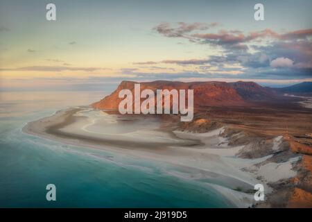 Detwah Lagoon punta occidentale di Socotra, Yemen, presa nel novembre 2021, post processata con bracketing di esposizione Foto Stock