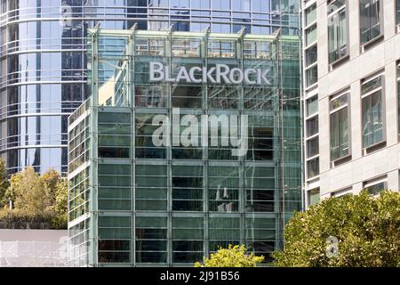 Vista esterna dell'ufficio della società americana di gestione degli investimenti BlackRock, Inc. A San Francisco, California, visto il 1 maggio 2022. Foto Stock