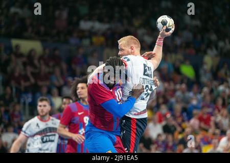 19 maggio 2022: Jim Gottfridsson dell'SG Flensburg-Handewitt in azione durante la partita della EHF Champions League tra il FC Barcelona e l'SG Flensburg-Handewitt a Palau Blaugrana, Barcellona, Spagna, giovedì 19 maggio 2022. (Credit Image: © Florencia Tan Jun/DAX via ZUMA Press Wire) Foto Stock