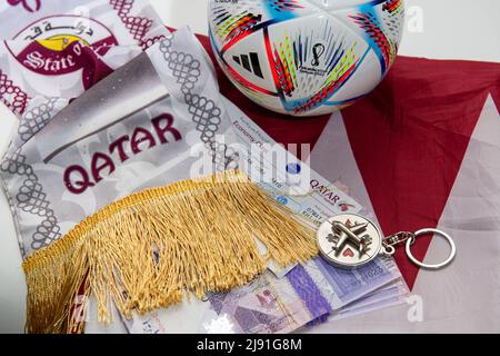 Aereo da viaggio per la Coppa del mondo di calcio FIFA Qatar. Concetto di sport e viaggi Foto Stock