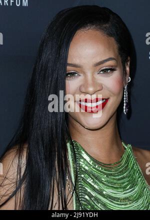 (FILE) Rihanna dà nascita al primo bambino con A$AP Rocky. Rihanna e A$AP Rocky hanno ufficialmente accolto il loro primo bambino insieme il 13 maggio, più punti vendita hanno confermato. Il cantante ha dato vita a un bambino a Los Angeles. HOLLYWOOD, LOS ANGELES, CALIFORNIA, USA - FEBBRAIO 11: Il cantante barbadiano Rihanna (Robyn Rihanna Fenty NH) indossa l'Attico arriva alla Fenty Beauty and Fenty Skin Celebration ospitata da Rihanna, che si è tenuta presso Goya Studios il 11 febbraio 2022 a Hollywood, Los Angeles, California, Stati Uniti. (Foto di Xavier Collin/Image Press Agency) Foto Stock