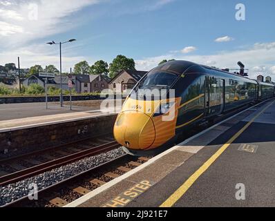 Un treno GWR British Rail Class 800 bi-mode per passeggeri a più unità alla stazione ferroviaria Newton Abbot, Devon, Inghilterra, Regno Unito. Foto Stock