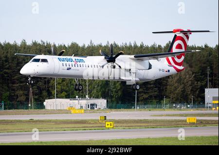 Danzica, Polonia. 19th maggio 2022. Aereo EuroLOT visto all'aeroporto Lech Walesa di Danzica. Credit: SOPA Images Limited/Alamy Live News Foto Stock