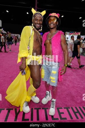 Partecipanti durante il 2022 RuPaul DragCon, Day 3, tenuto presso IL LA Convention Center di Los Angeles, California, domenica 15 maggio 2022. Foto di Jennifer Graylock-Graylock.com Foto Stock
