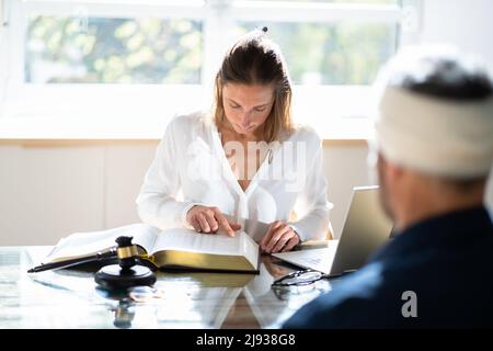 Copertura medica e applicazione di compensazione. Contenzioso di incidente Foto Stock