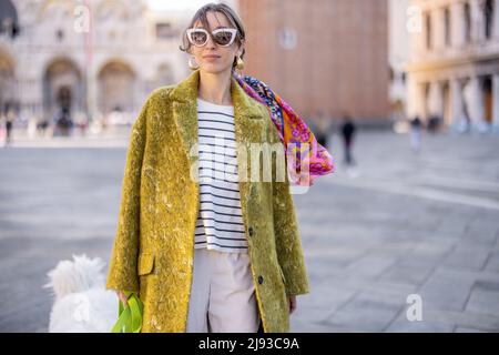 Ritratto di donna elegante a Venezia Foto Stock