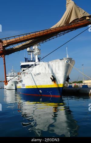 Nave di ricerca oceanografica le Suroit di IFREMER a Tolone durante i giorni di apertura Foto Stock