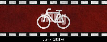 strada asfaltata con marcatura bicicletta Foto Stock