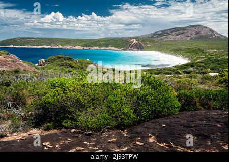 Tranquilla baia di Hellfire nel Parco Nazionale di Cape le Grand. Foto Stock