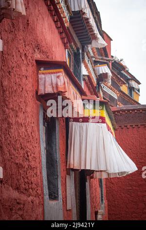 Dettagli della costruzione del monastero buddista, Tibet, Regione Autonoma, Asia Foto Stock