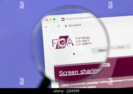 Ostersund, Svezia - 16 maggio 2022: Sito web FCA. La Financial Conduct Authority (FCA) è un organismo di regolamentazione finanziaria del Regno Unito. Foto Stock