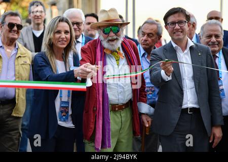 Firenze, Italia. 19th maggio 2022. Cerimonia di taglio del nastro durante la cerimonia di apertura di Pala Wanny, evento a Firenze, Italia, Maggio 19 2022 credito: Independent Photo Agency/Alamy Live News Foto Stock