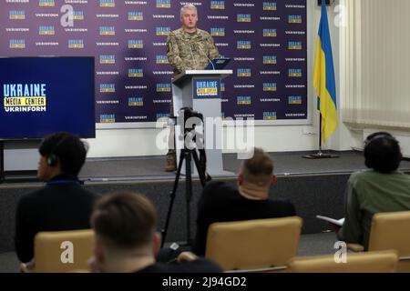 Non esclusiva: KIEV, UCRAINA - 20 MAGGIO 2022 - il portavoce ucraino mods Oleksandr Motuzianyk tiene un briefing, informazioni operative su Foto Stock