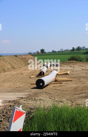 Posa di tubi vuoti nei pressi di Vaihingen an der Enz Foto Stock