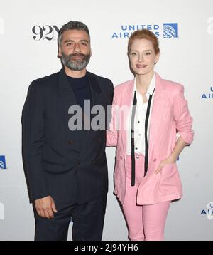 New York, NY, USA. 19th maggio 2022. Oscar Isaac, Jessica Chastain in presenza per le SCENE di HBO DA Un MATRIMONIO a 92Y, la 92nd Street Y, New York, NY 19 maggio 2022. Credit: Quoin Pics/Everett Collection/Alamy Live News Foto Stock