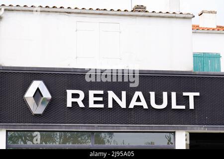 Bordeaux , Aquitaine Francia - 04 26 2022 : marchio renault e logo logo auto stazione concessionaria negozio segnaletica garage Foto Stock